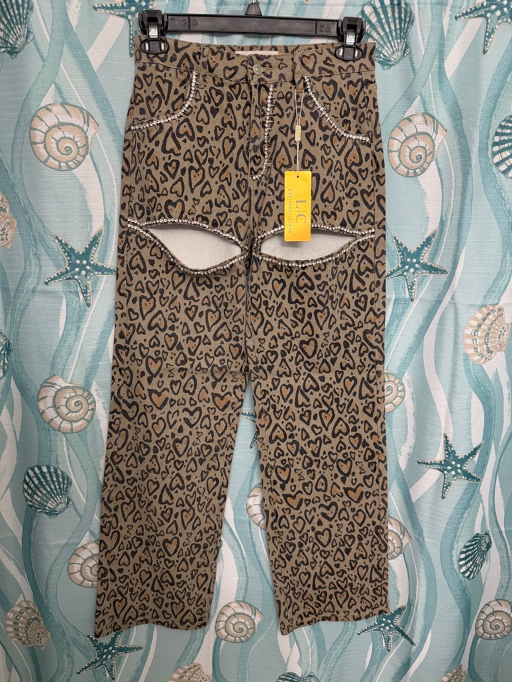Leopard Heart Cutout Rhinestone Cropped Pants